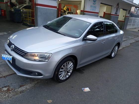 VOLKSWAGEN JETTA 2.0 COMFORTLINE FLEX 4P TIPTRONIC VOLKSWAGEN JETTA 2.0 COMFORTLINE FLEX 4P TIPTRONIC